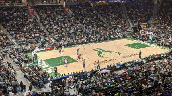 Fiserv Forum, bloc: Suite 15