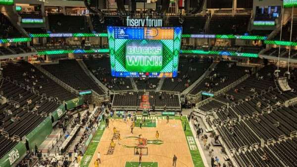 Fiserv Forum, bloc: 215, rangée: 7, place: 8