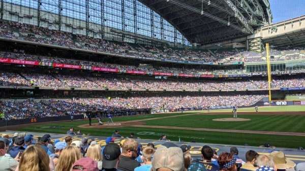 American Family Field, bloc: 113, rangée: 12, place: 19