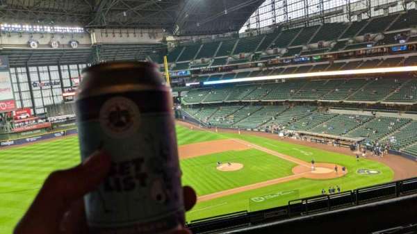 American Family Field, bloc: Suite 64