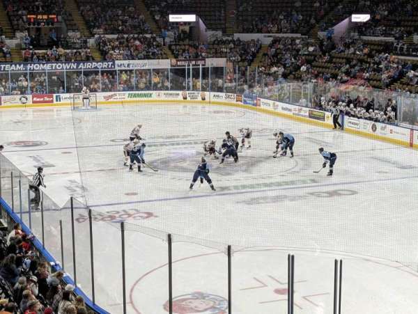 UW-Milwaukee Panther Arena, bloc: 318, rangée: 5, place: 14