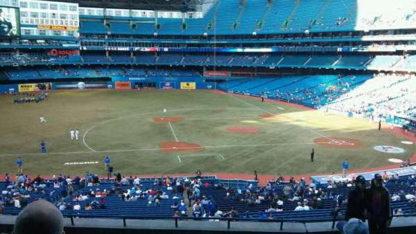 Rogers Centre, bloc: 230L, rangée: 9, place: 106
