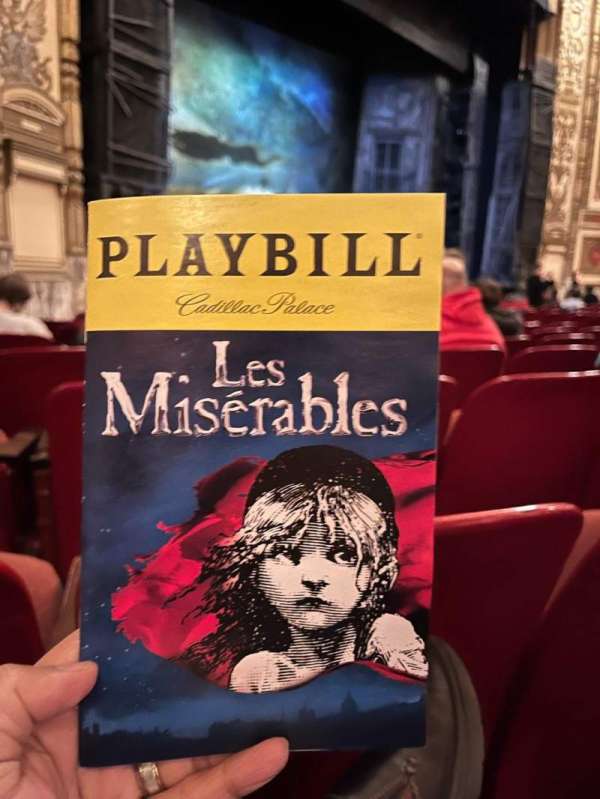 Cadillac Palace Theater, bloc: Orchestra L, rangée: K, place: 31