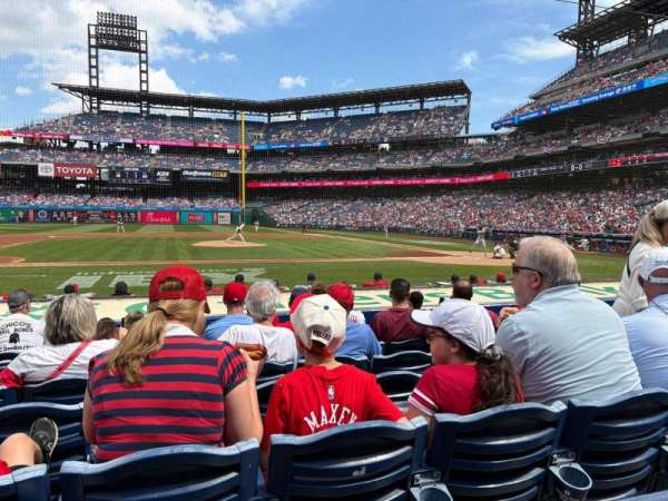 Citizens Bank Park, bloc: 130, rangée: 8, place: 12