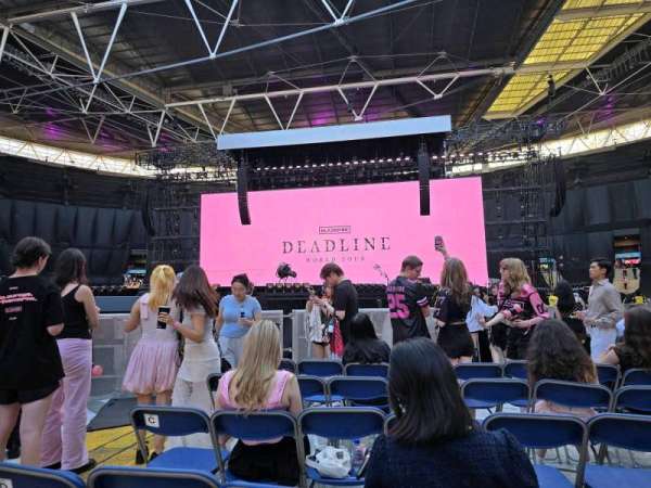 Wembley Stadium, bloc: D5, rangée: F, place: 19