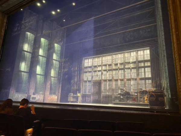 Neil Simon Theatre, bloc: Orchestra R, rangée: D, place: 6