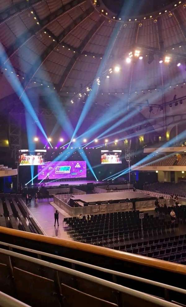 Festhalle, bloc: K, rangée: 4, place: 43