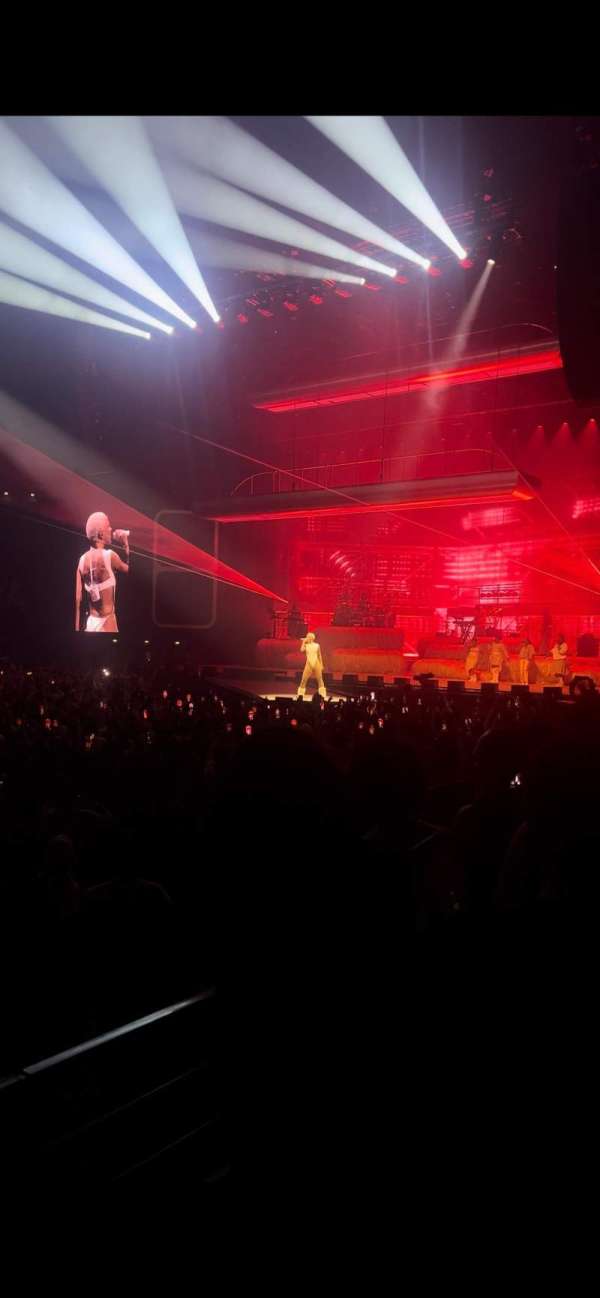 Accor Arena, bloc: Gradin F, rangée: 26, place: 8