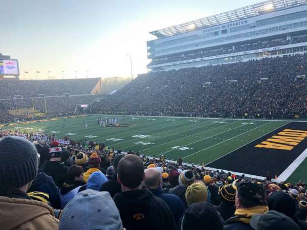 Kinnick Stadium, bloc: 101, rangée: 36, place: 4