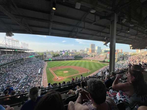 Wrigley Field, bloc: 420R, rangée: 4, place: 14