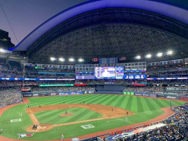 Rogers Centre, bloc: 221B, rangée: 8, place: 3