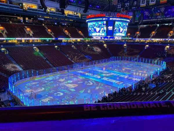 Rogers Arena, bloc: 327, rangée: 1, place: 1