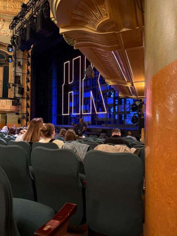 Shubert Theatre, bloc: Orchestra R, rangée: K, place: 26