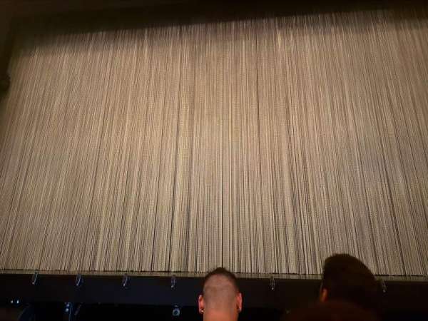 St. James Theatre, bloc: Orchestra C, rangée: C, place: 106