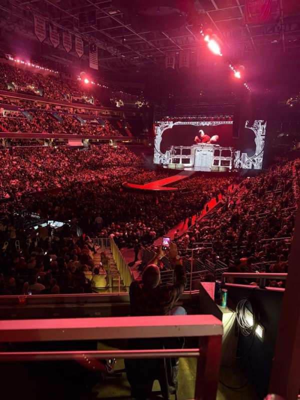 Capital One Arena, bloc: 107, rangée: V, place: 19