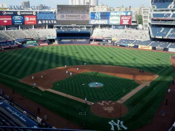 Yankee Stadium, bloc: 320c, rangée: 3, place: 11
