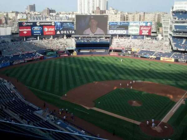 Yankee Stadium, bloc: 421, rangée: 4, place: 10