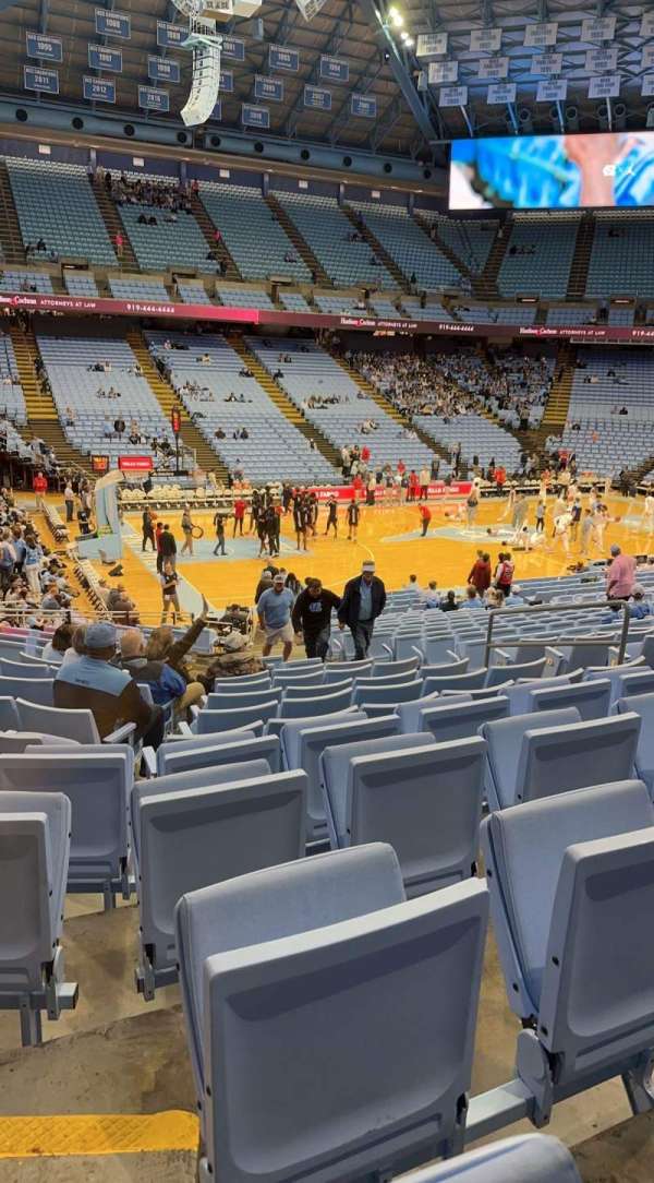 Dean E. Smith Center, bloc: 123, rangée: V, place: 3