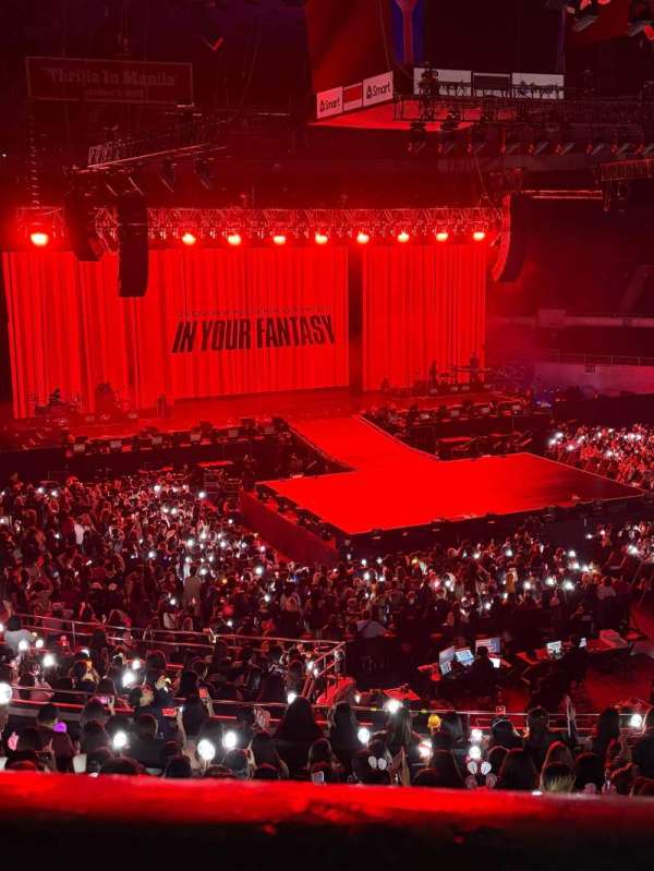 Araneta Coliseum, bloc: 403, rangée: 1, place: 10