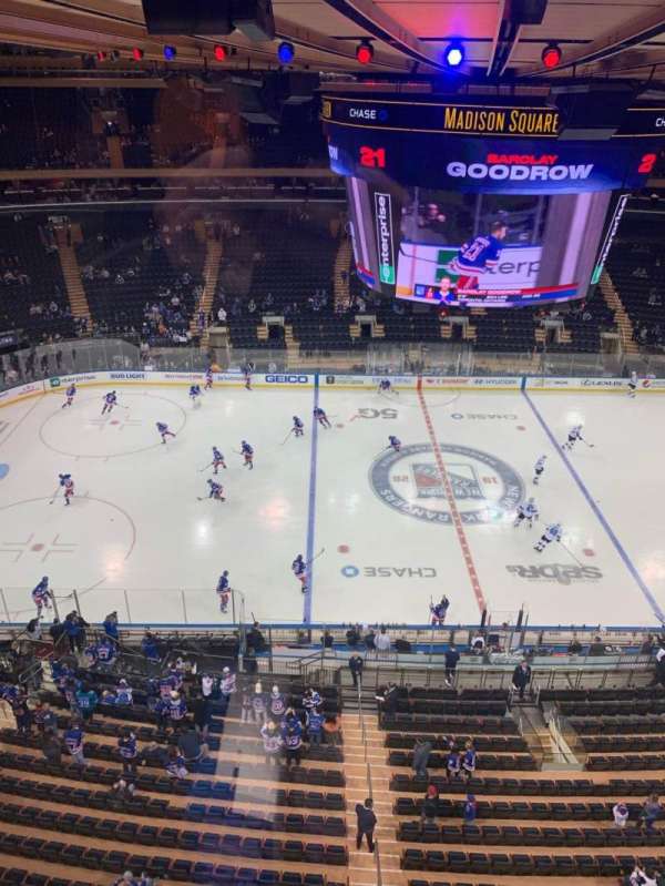 Madison Square Garden, bloc: 312, rangée: 1, place: 22