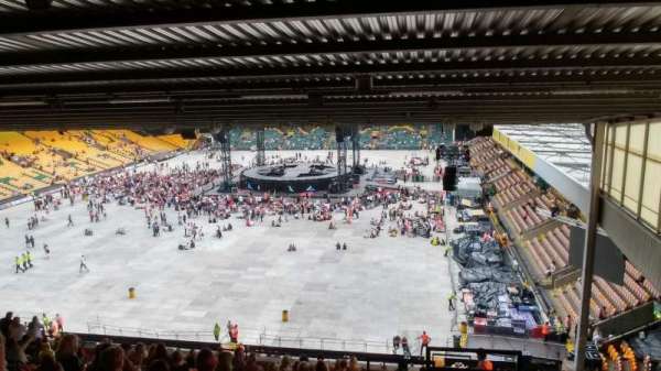 Carrow Road, bloc: AU, rangée: U, place: 16