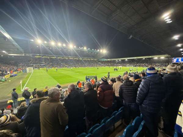 Elland Road, bloc: C22, rangée: NN, place: 215