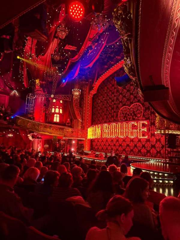 Al Hirschfeld Theatre, bloc: Orchestra R, rangée: L, place: 24