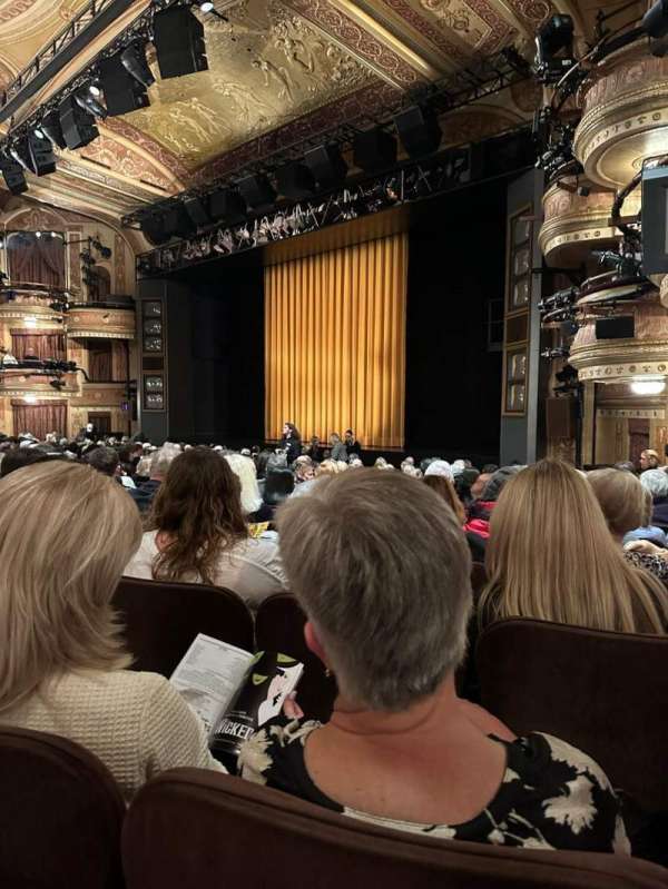 Winter Garden Theatre, bloc: Orchestra R, rangée: P, place: 30