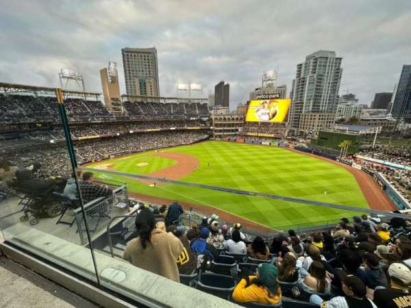 Petco Park, bloc: 321, rangée: 7, place: 5
