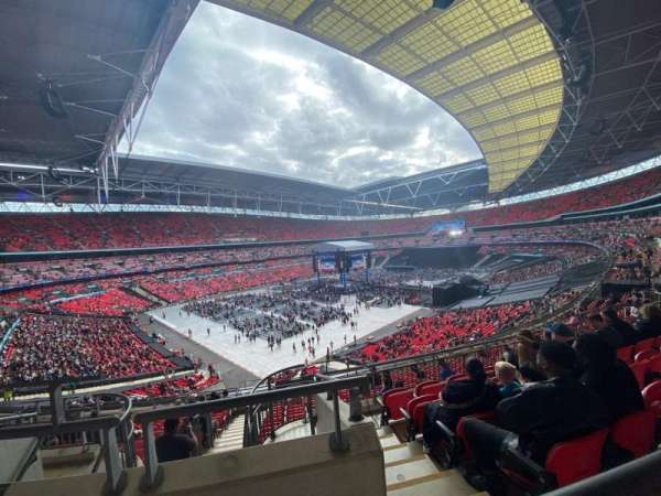Wembley Stadium, bloc: 207, rangée: 13, place: 138