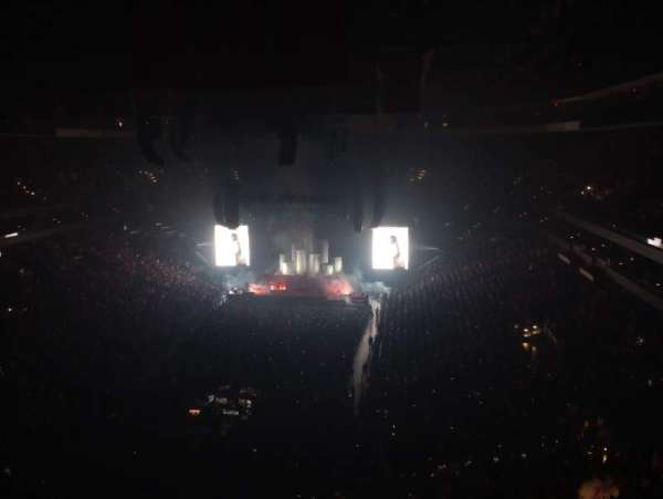 Xfinity Mobile Arena, bloc: 208, rangée: 12, place: 11
