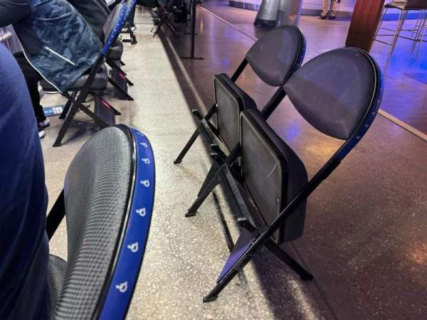 T-Mobile Arena, bloc: 15, rangée: WC1, place: 2