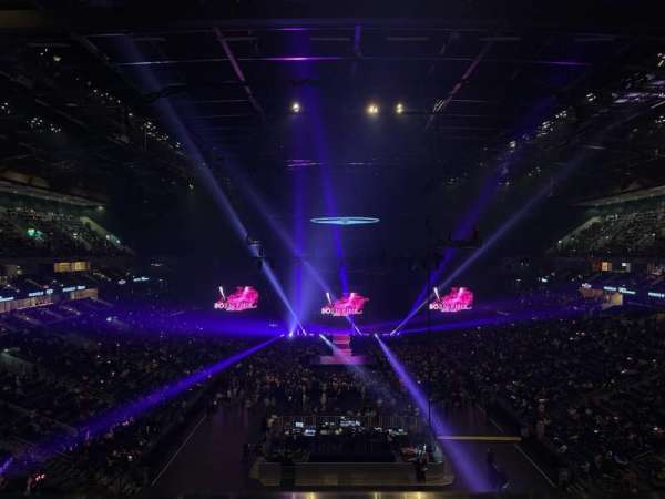 Uber Arena, bloc: 411, rangée: 1, place: 8