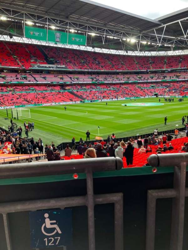 Wembley Stadium, bloc: 106, rangée: 28, place: 127