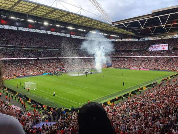 Wembley Stadium, bloc: 233, rangée: 2, place: 156