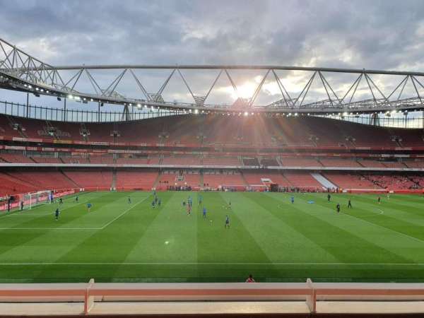 Emirates Stadium, bloc: B64, rangée: 2, place: 517