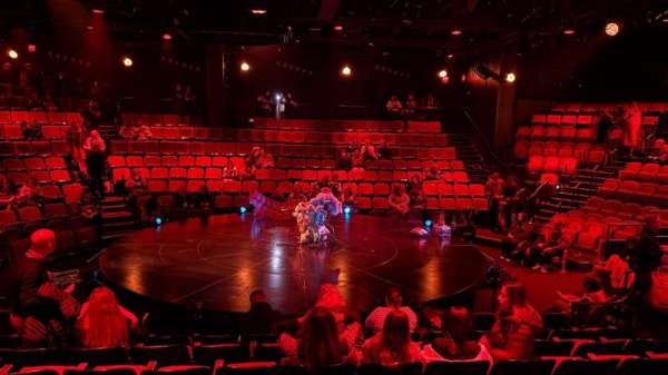 Circle in the Square Theatre, rangée: G, place: 224