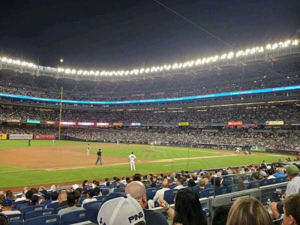 Yankee Stadium, bloc: 127A, rangée: 3, place: 6