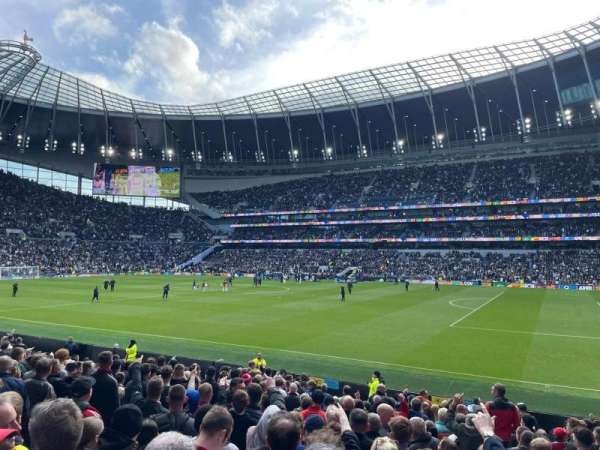 Tottenham Hotspur Stadium, bloc: 118, rangée: 17, place: 553