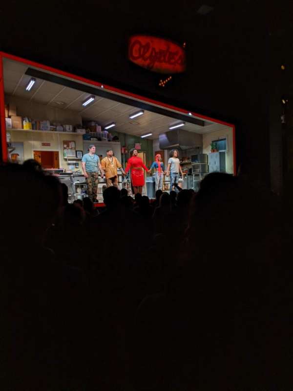 Hayes Theater, bloc: Orchestra L, rangée: K, place: 5