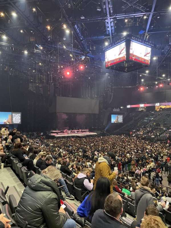 Accor Arena, bloc: Gradin R, rangée: 12, place: 15