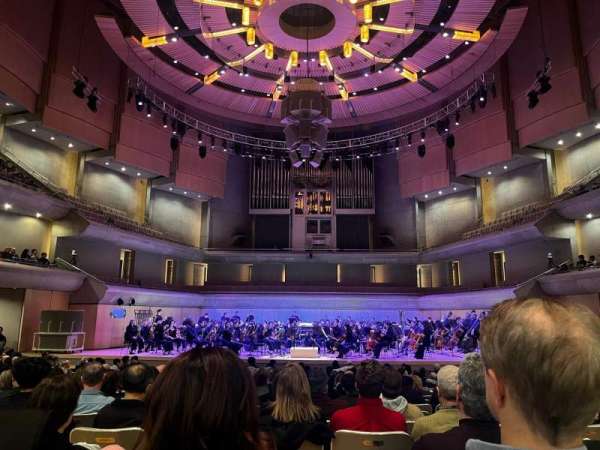 Roy Thomson Hall, bloc: Orchestra, rangée: P, place: 28