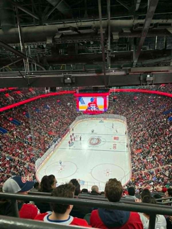 Centre Bell, bloc: 327, rangée: D, place: 13