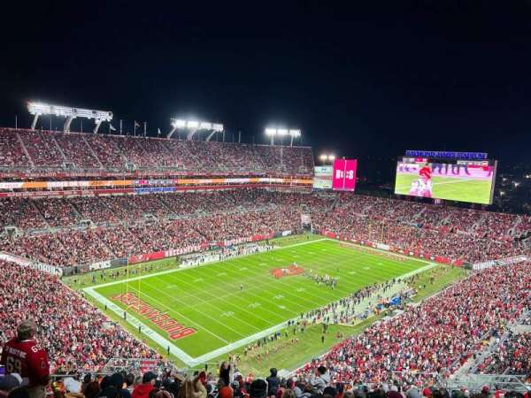 Raymond James Stadium, bloc: 303, rangée: W, place: 8