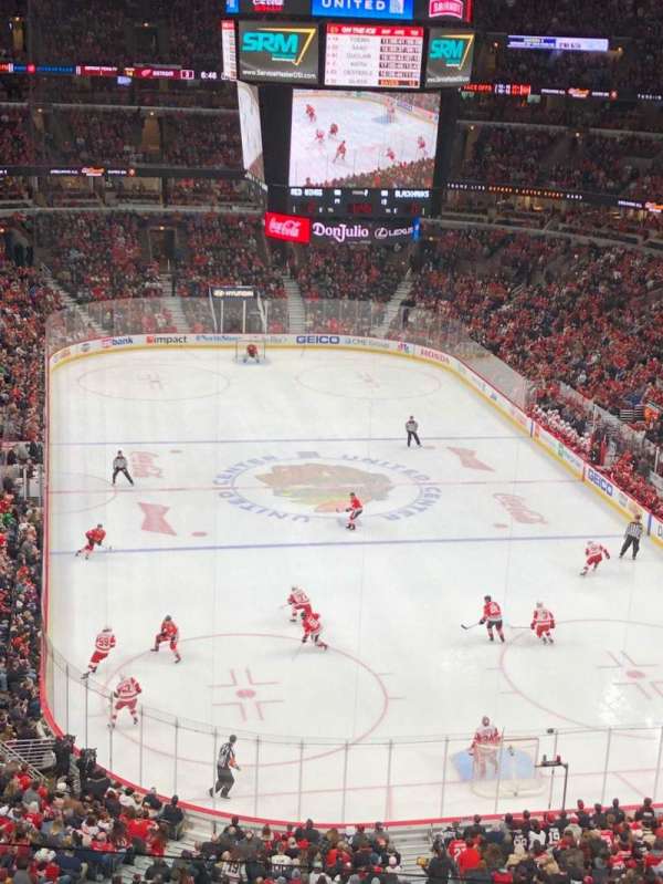 United Center, bloc: 310, rangée: 5, place: 13