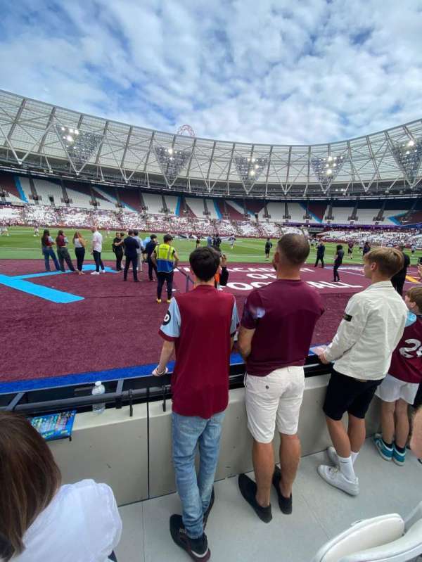 London Stadium, bloc: 107, rangée: 2, place: 330