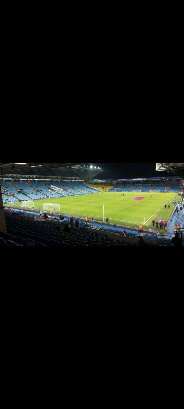 Elland Road, bloc: n7, rangée: t, place: 10