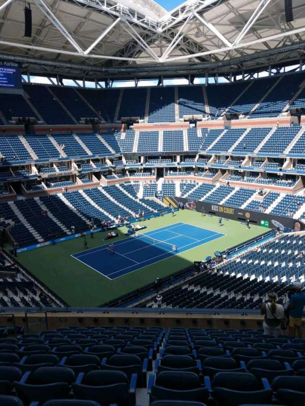 Arthur Ashe Stadium, bloc: 106, rangée: J, place: 7