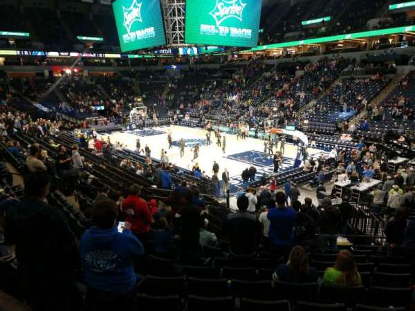 Target Center, bloc: 106, rangée: R, place: 9