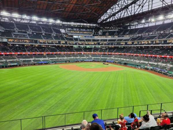 Globe Life Field, bloc: 136, rangée: 9, place: 19